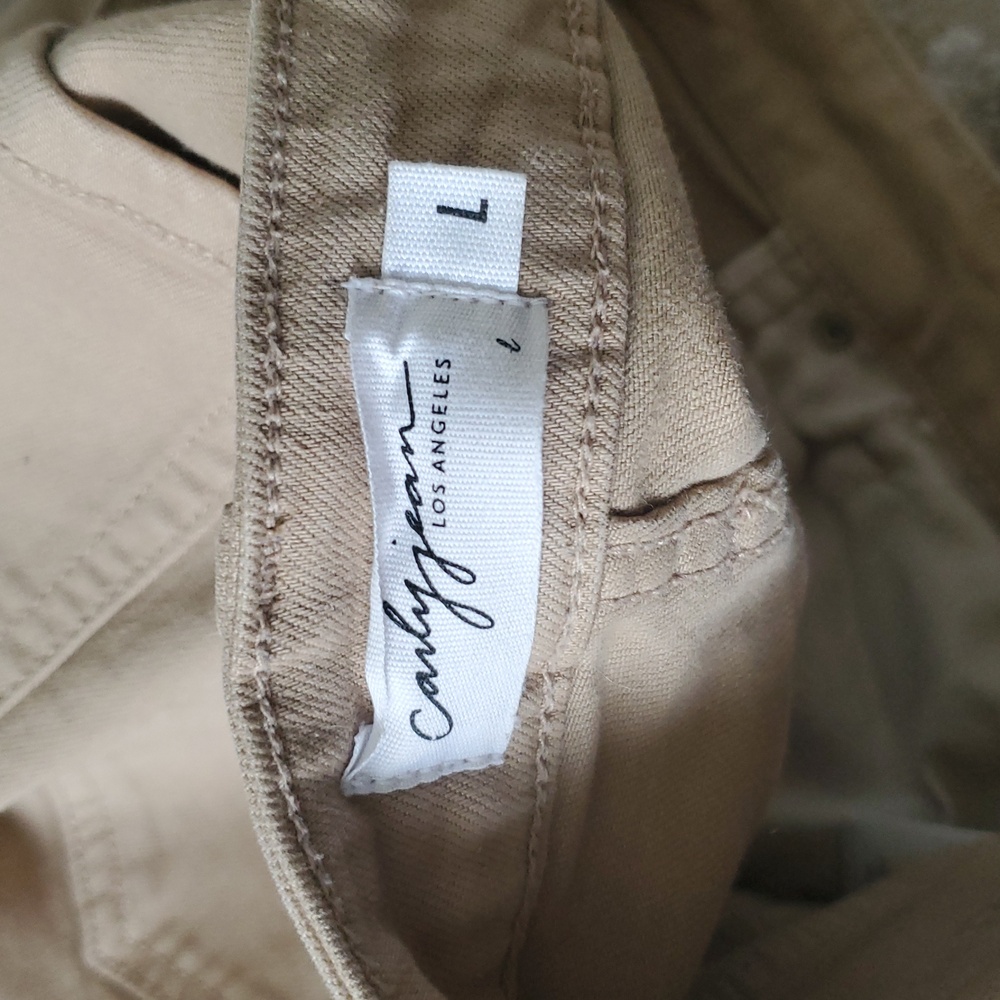Carly Jean Los Angeles Revy Shorts - Picture 5 of 6